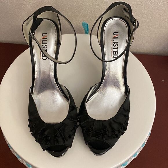 š UnlistedāAāKENNETHāCOLEĀ BLACKāHEELSāš - Picture 3 of 7